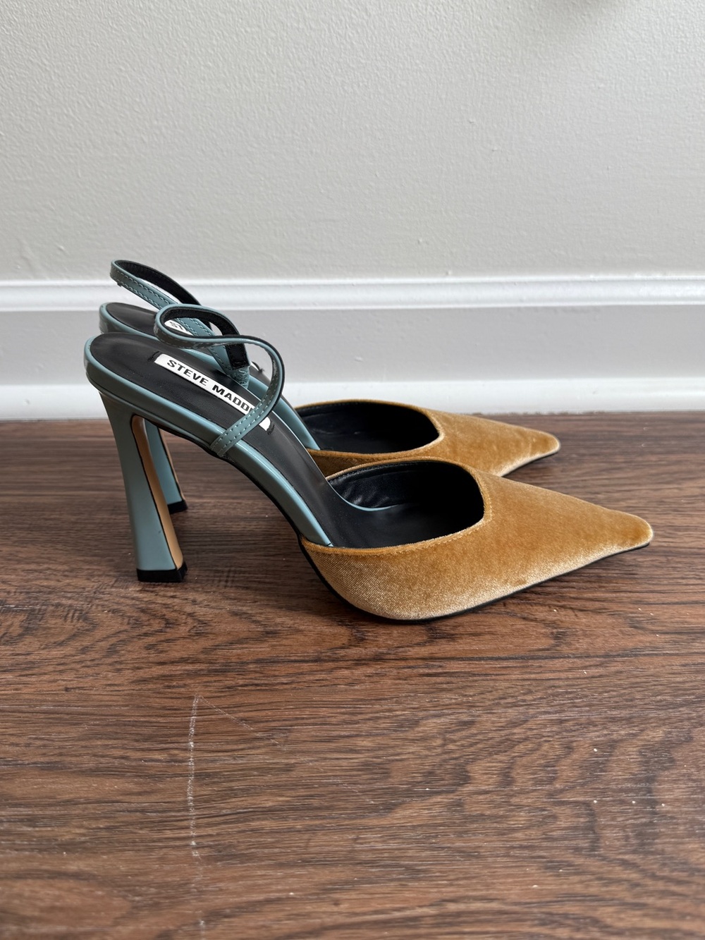 Steve Madden The Drew Velvet Slingback Pumps Heels Size 9M NWOB